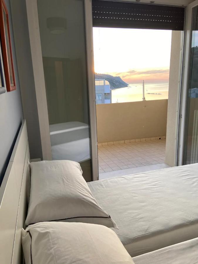 Tramonto In Baia Appartement Pesaro Buitenkant foto