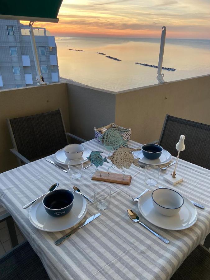 Tramonto In Baia Appartement Pesaro Buitenkant foto